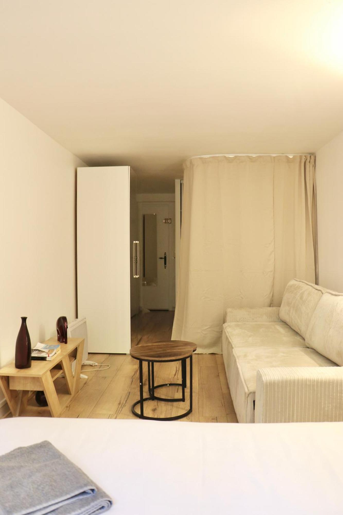 Sur 2 Niveaux Avec Terrasse A Appartement Saint-Tropez